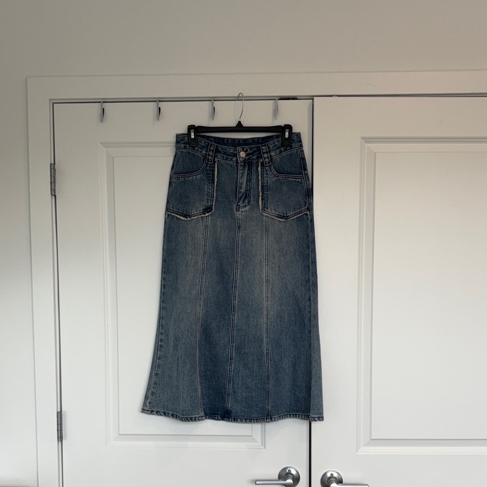 Cool denim maxi skirt
